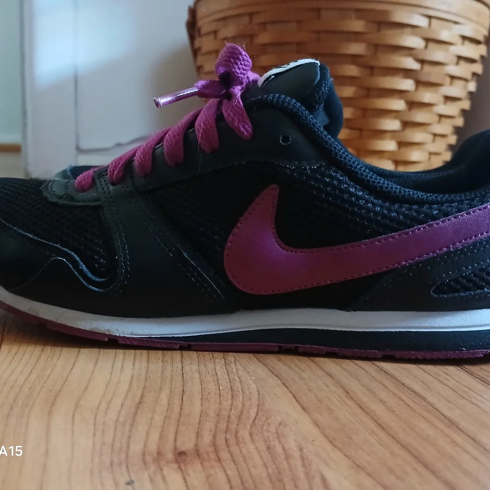 Nike Women's Black and Purple Sneakers - Picture 3 of 4
